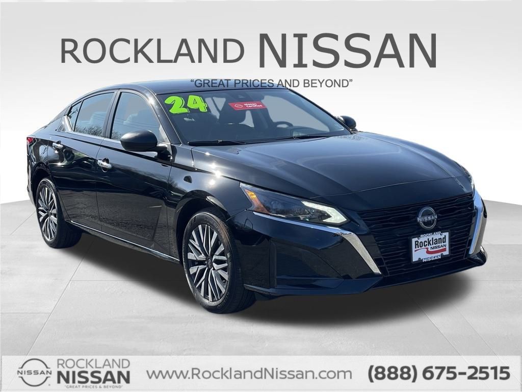 2024 Nissan Altima 2.5 SV photo 2