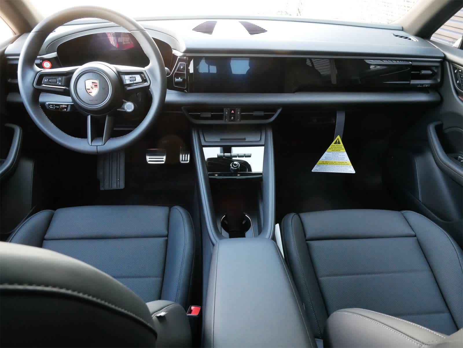 2025 Porsche Macan Electric photo 7