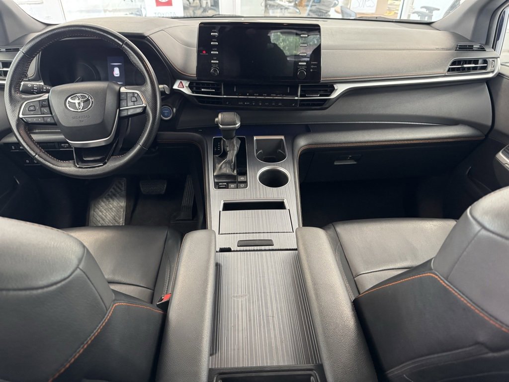 2021 Toyota Sienna XSE photo 4