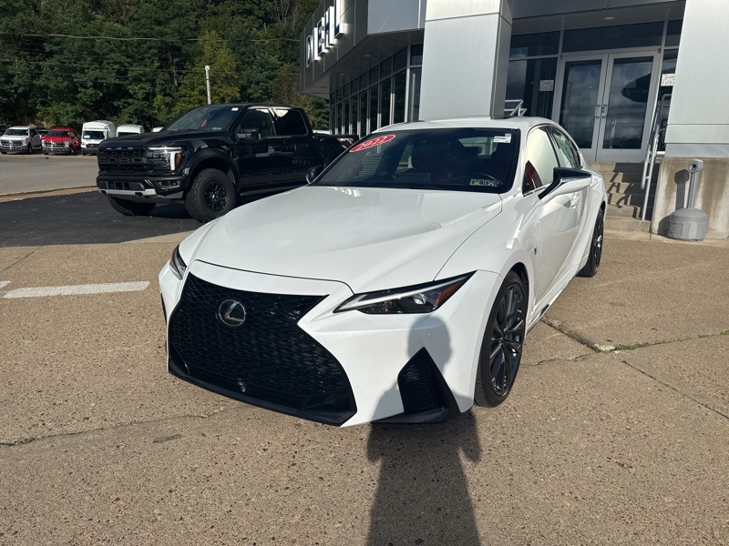 2022 Lexus IS 350 F SPORT photo 3