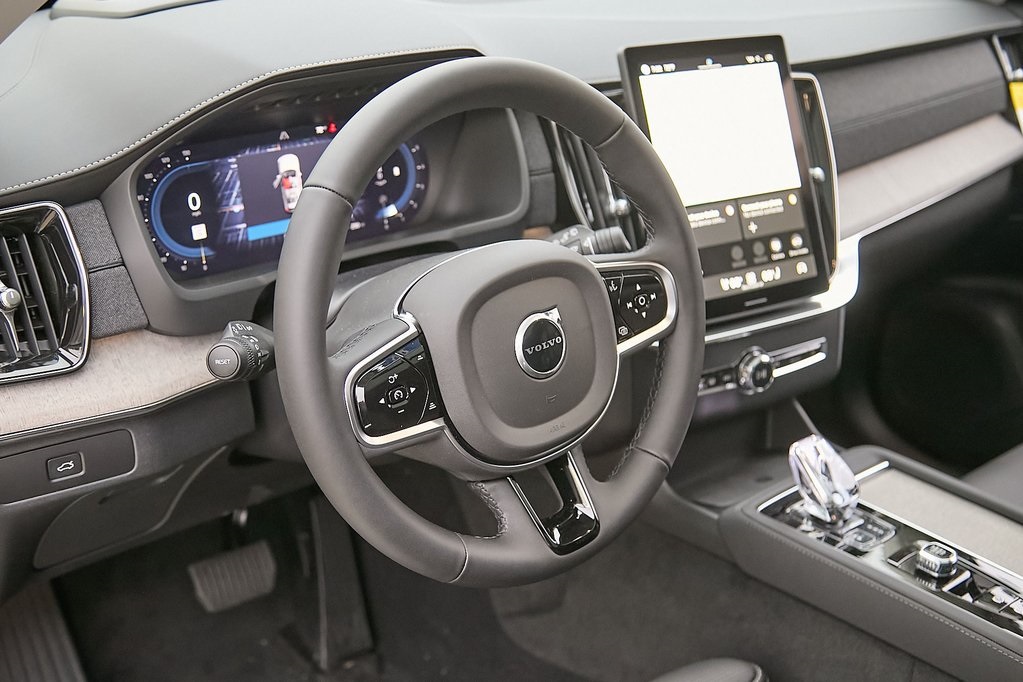 2025 VOLVO XC90 - Image 12