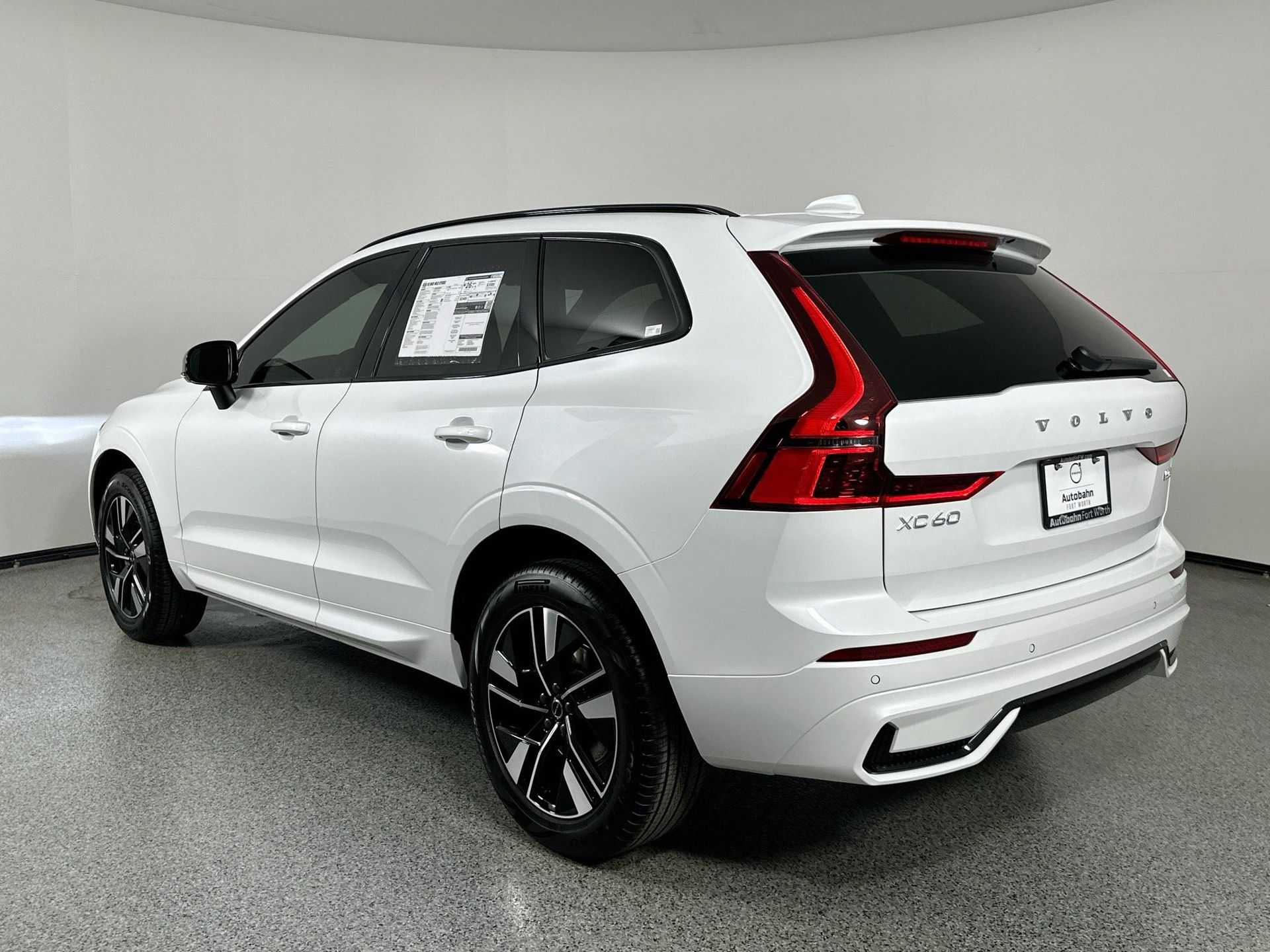 2026 Volvo XC60 B5 Core photo 6