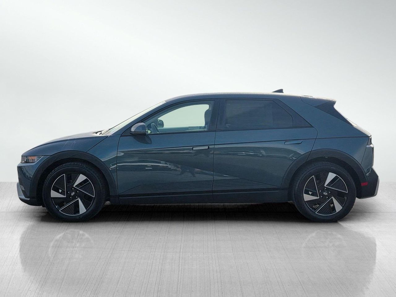 2025 Hyundai Ioniq 5 SE photo 4