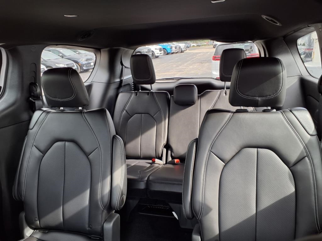 2026 Chrysler Voyager LX photo 10