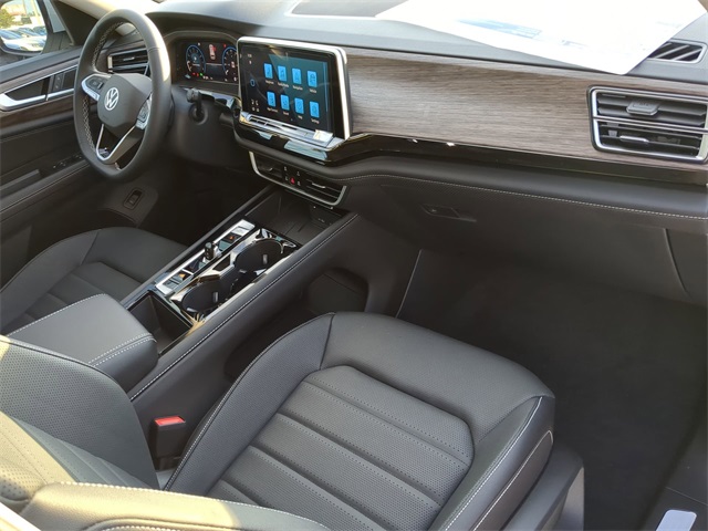 2026 Volkswagen Atlas SEL photo 12
