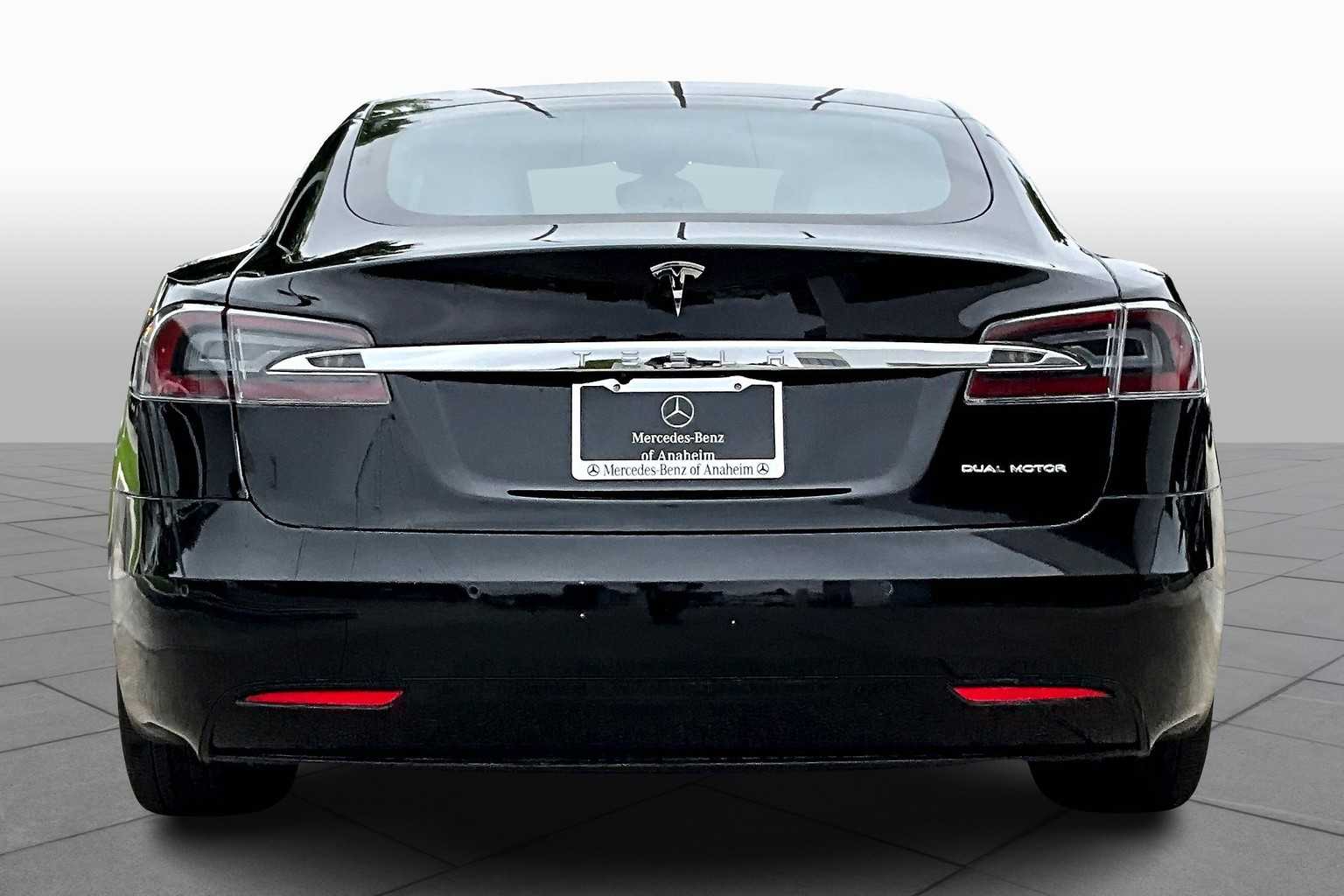 2021 Tesla Model S Long Range Plus photo 4