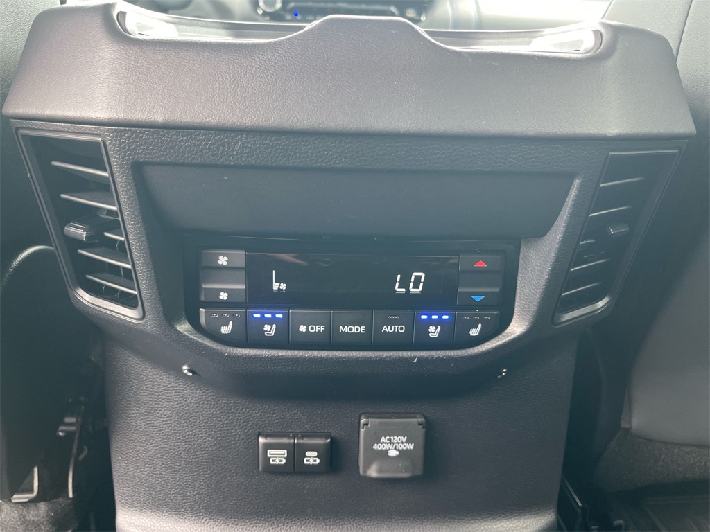 2025 Toyota Sequoia Platinum photo 10