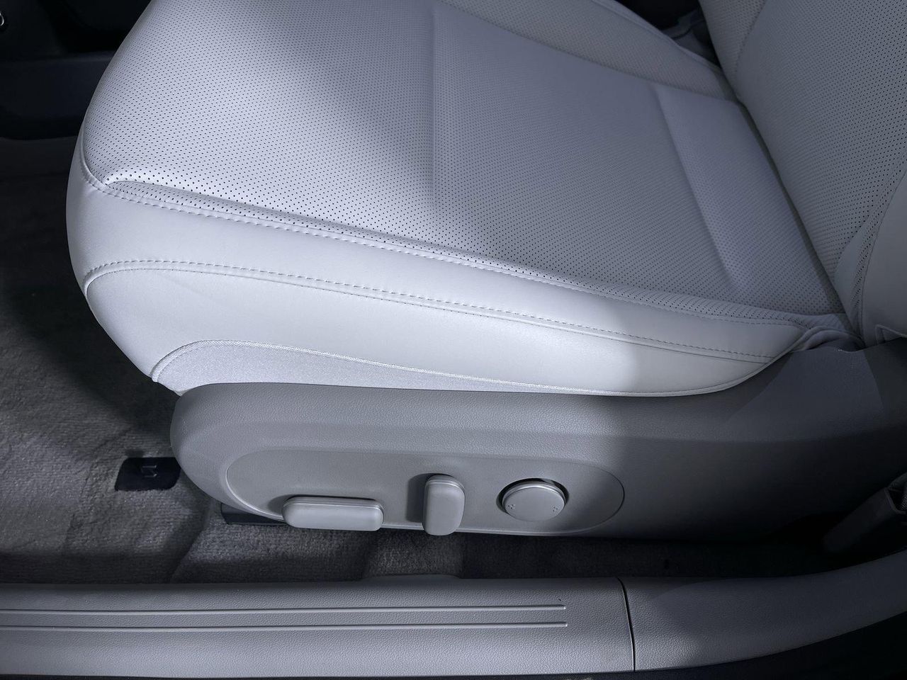 2025 Hyundai Ioniq 6 SEL photo 23