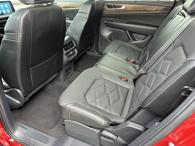 2024 Volkswagen Atlas SE Technology photo 14