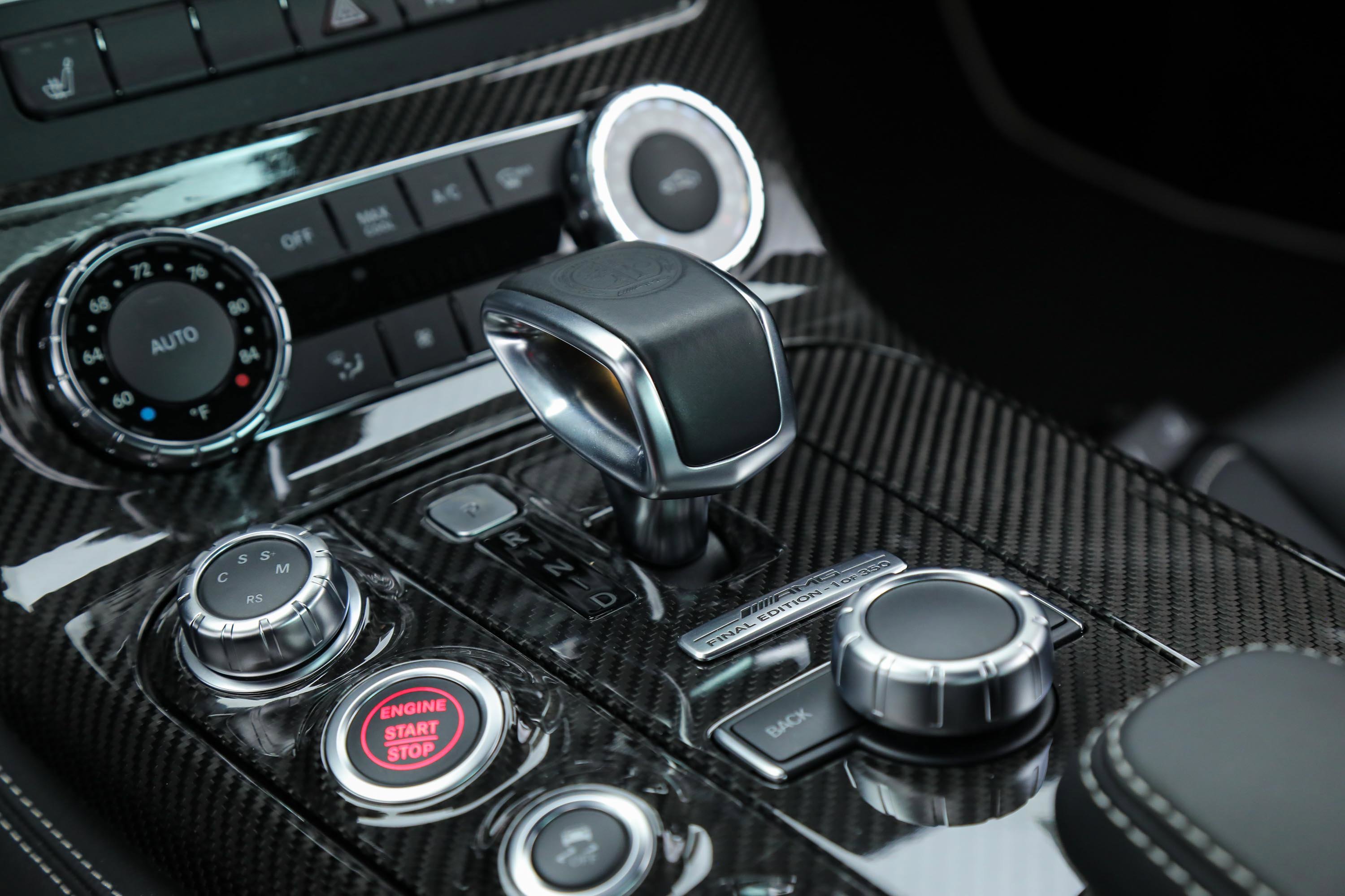 2015 Mercedes Benz SLS AMG photo 32