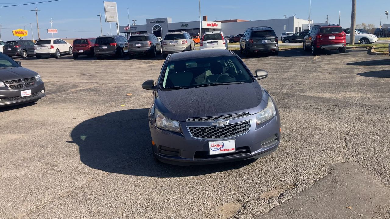 2014 Chevrolet Cruze LS photo 2