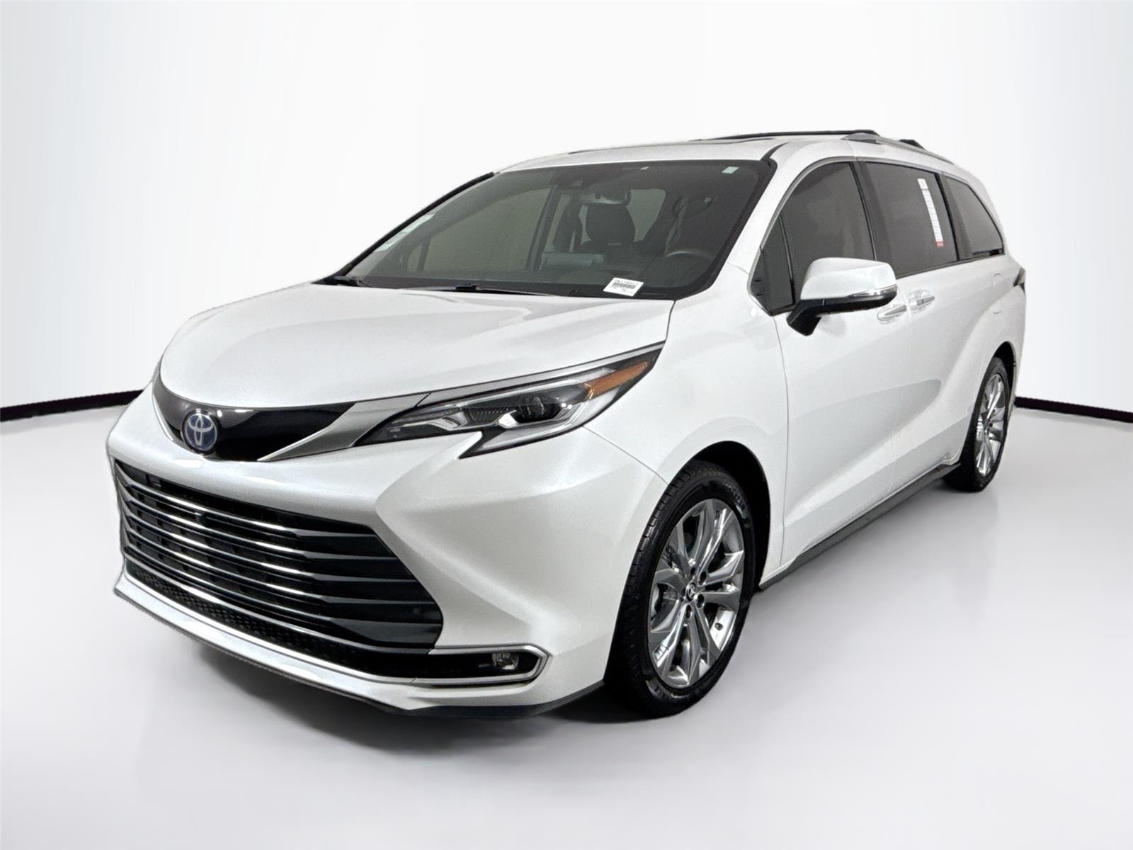 2023 Toyota Sienna Platinum photo 2