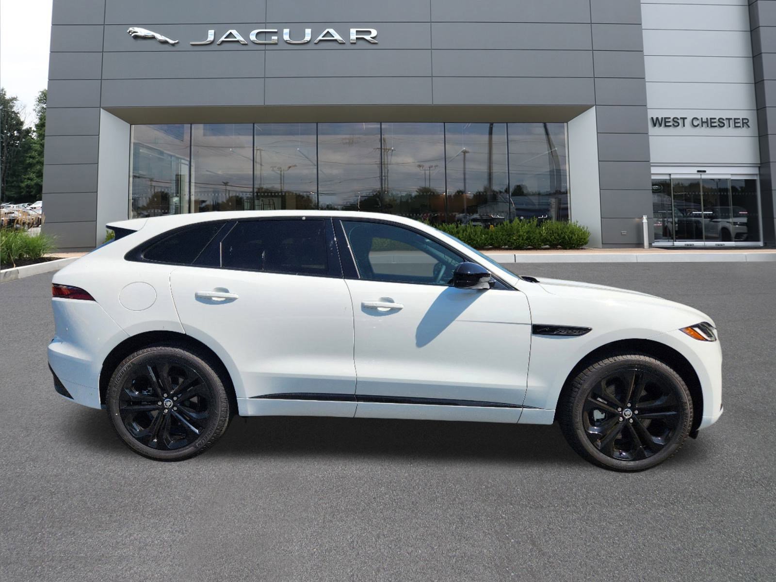 2024 Jaguar F-PACE P400 R-Dynamic S photo 4