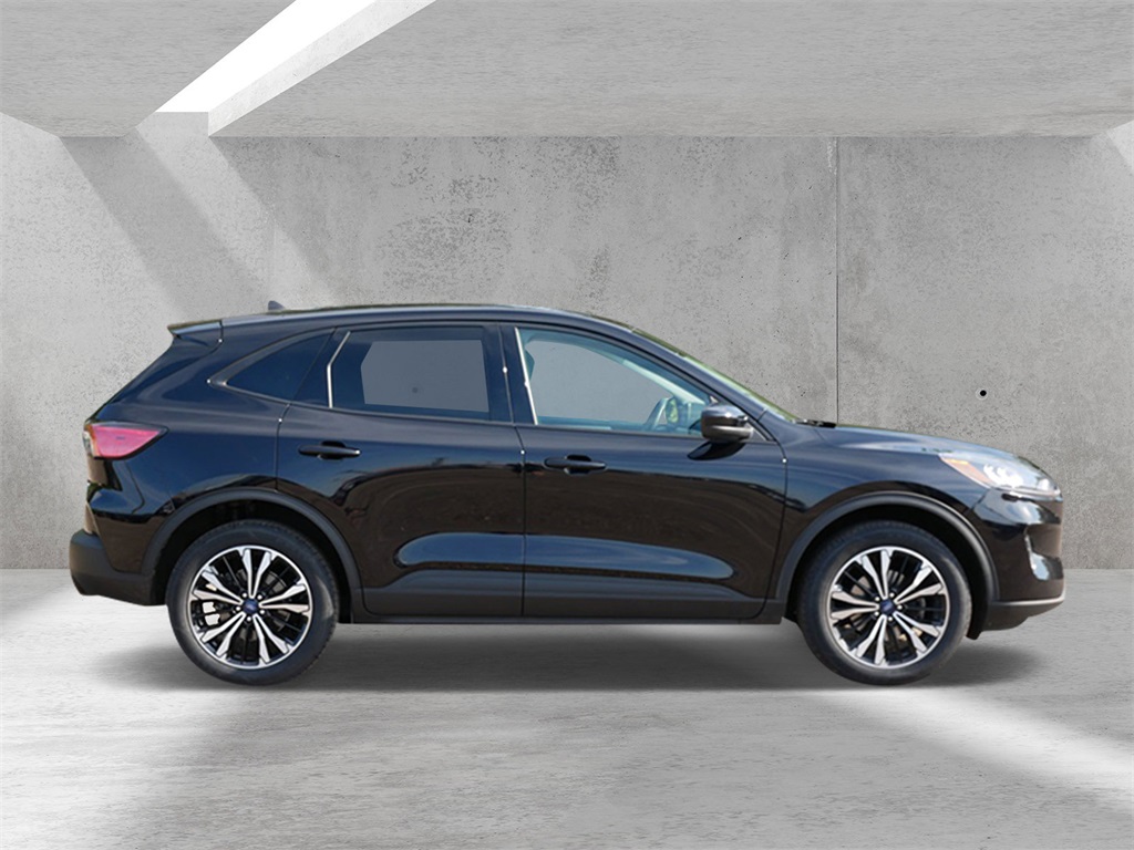 2022 Ford Escape SE photo 2