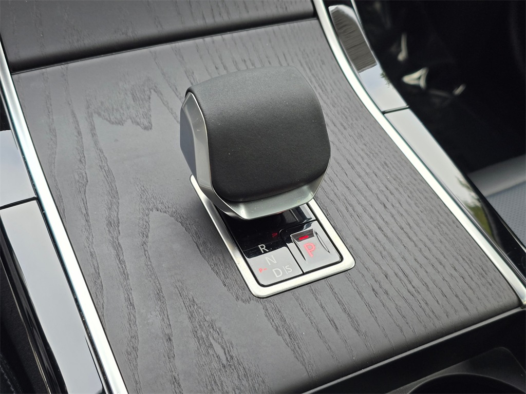 2025 Land Rover Range Rover Velar S photo 15