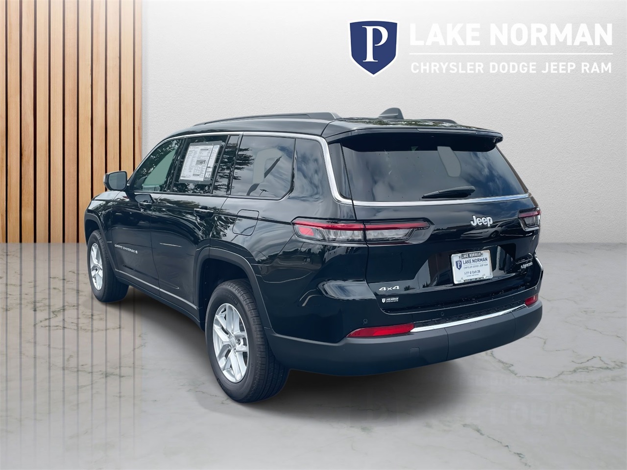 2025 Jeep Grand Cherokee Laredo photo 6