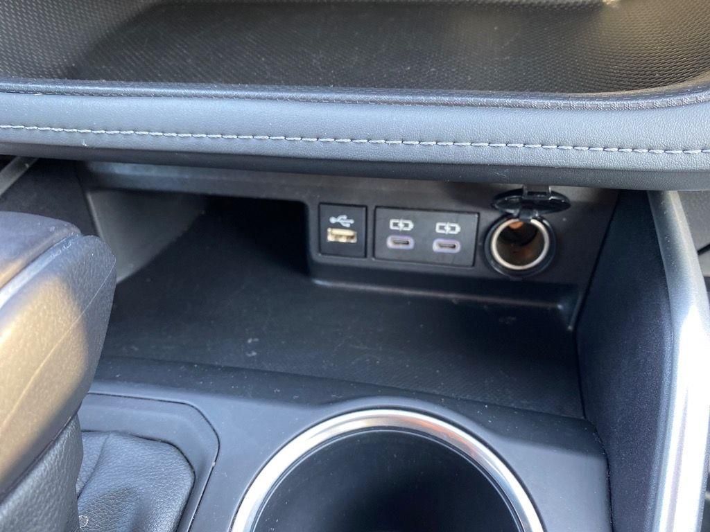 2024 Toyota Highlander XLE photo 12