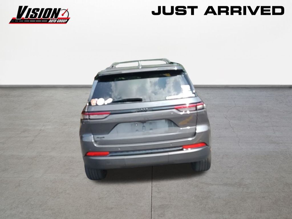 2024 Jeep Grand Cherokee Altitude X photo 2