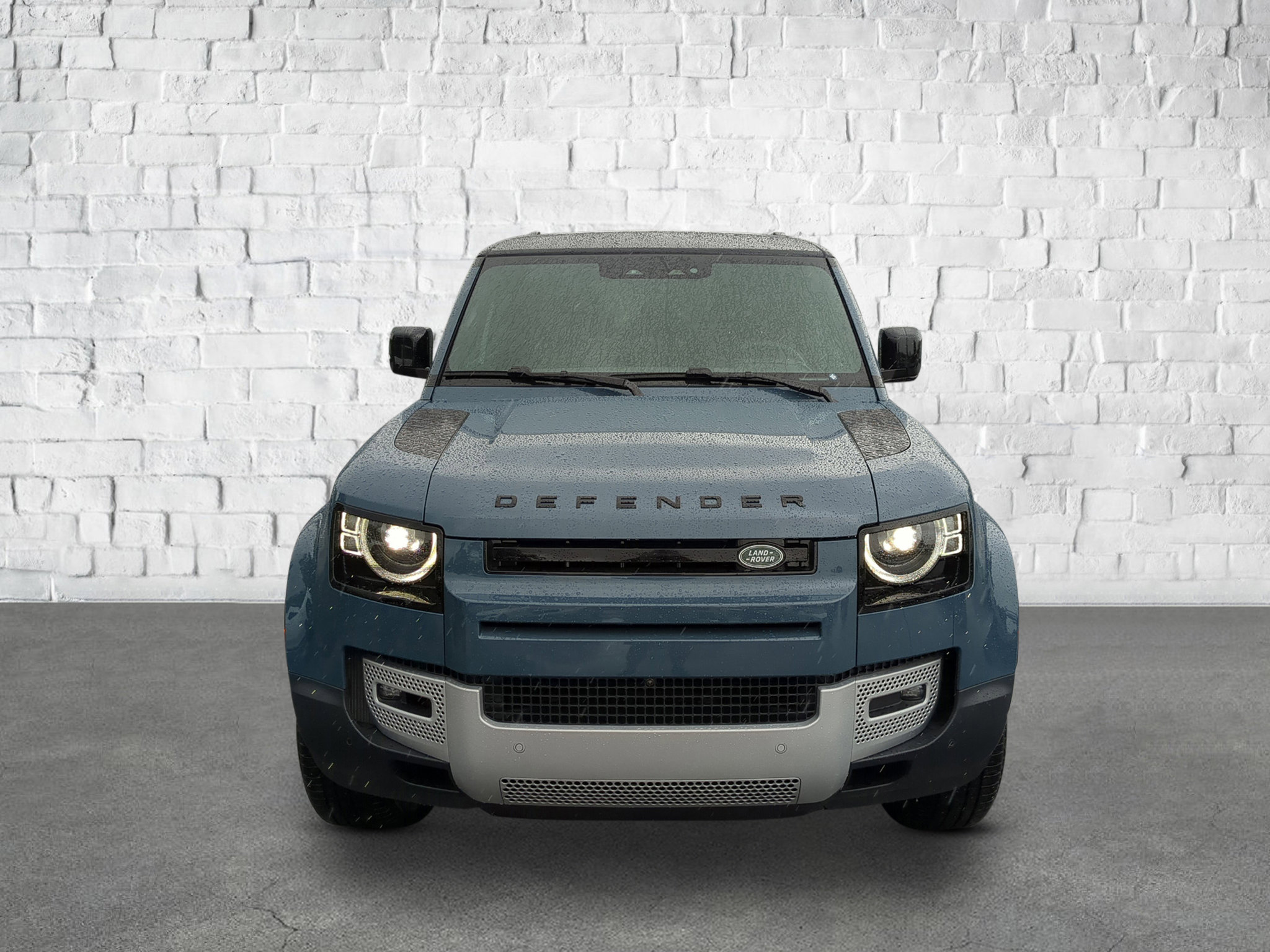 2025 Land Rover Defender 110 S photo 2