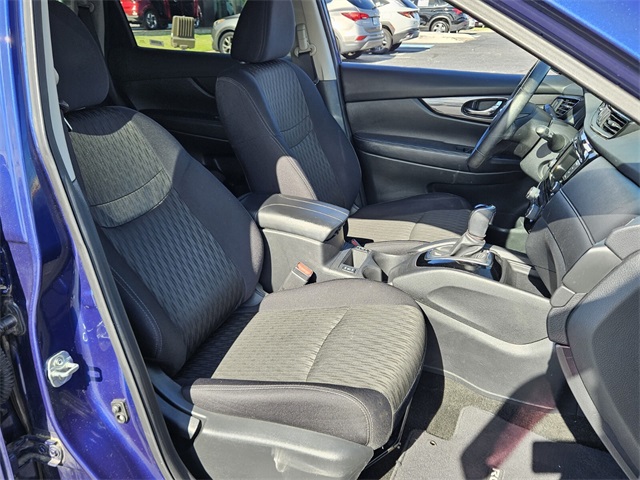 2019 Nissan Rogue SV photo 17