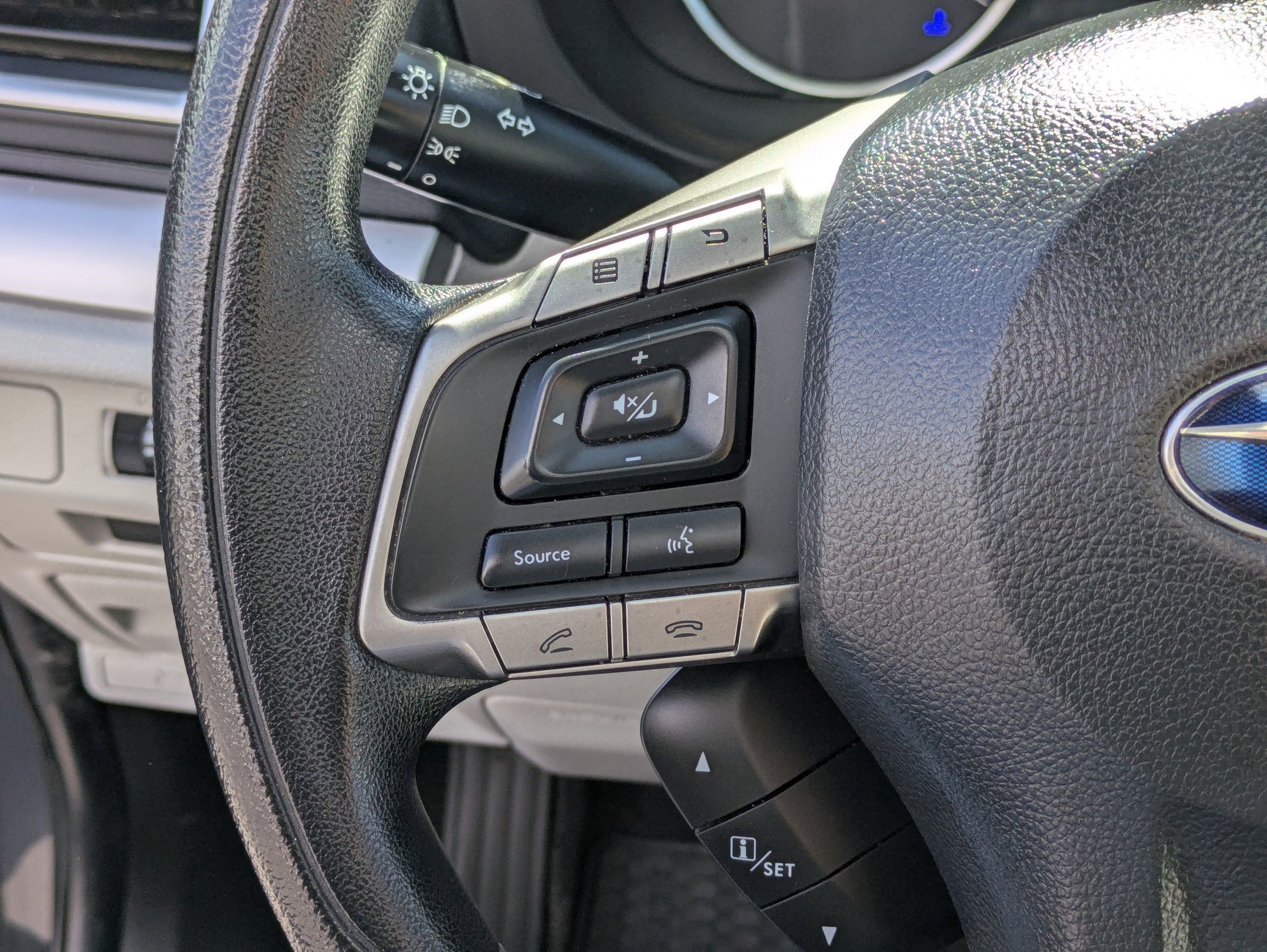 2016 Subaru Forester 2.5i Premium photo 16