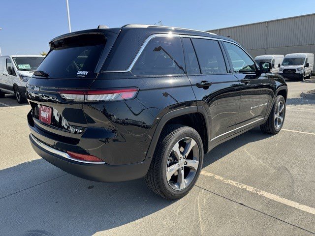 2025 Jeep Grand Cherokee Limited photo 4