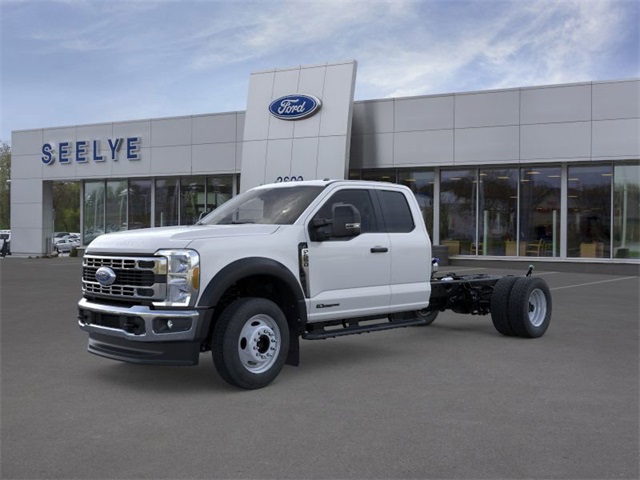 2026 Ford F-550 Super Duty Chassis Cab XL's photo