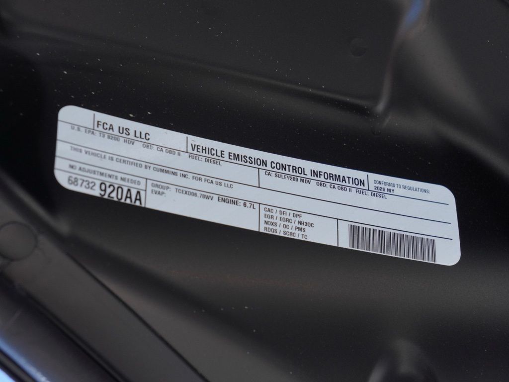 New 2026 Diamond Black Crystal Pearl-Coat Exterior Paint RAM Big Horn Night Edition image 29