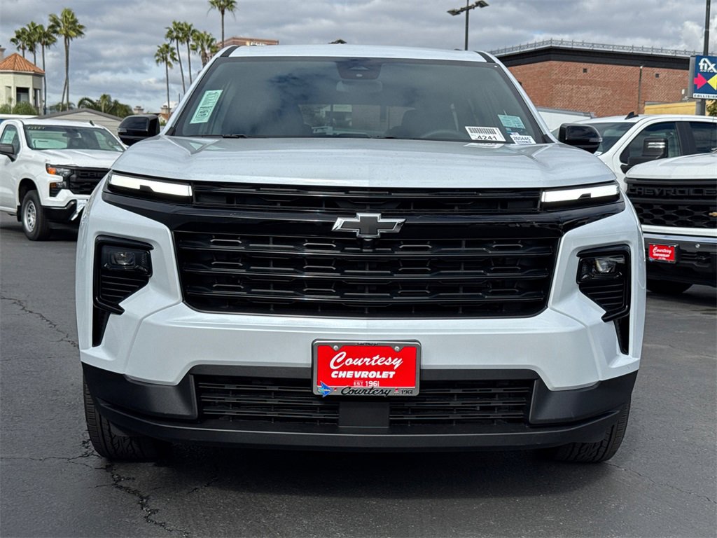 2026 Chevrolet Traverse photo 2