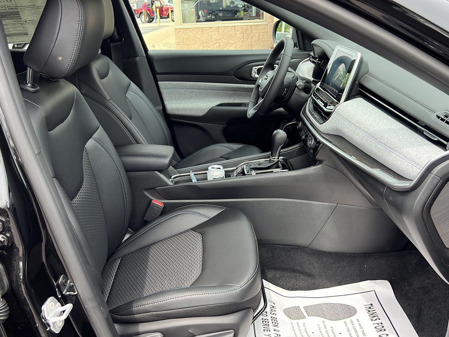 2025 Jeep Compass Latitude photo 19