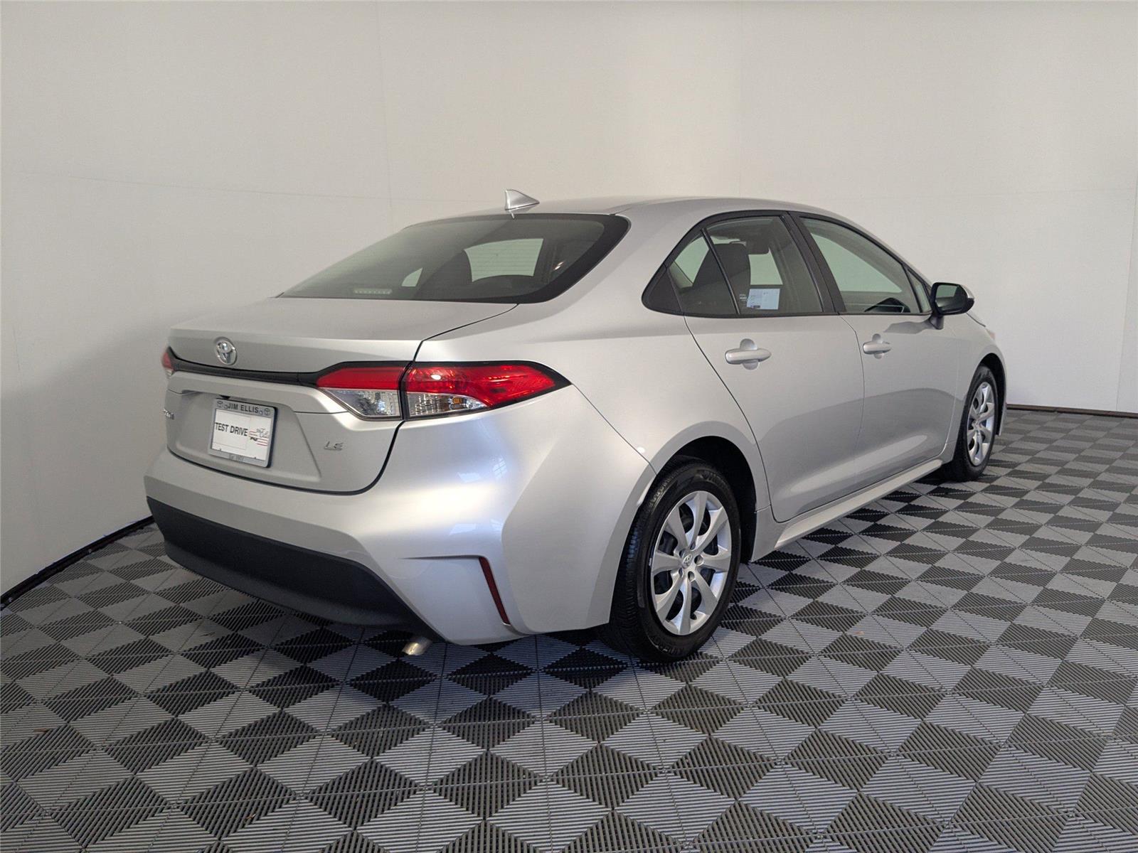 2023 Toyota Corolla LE photo 20