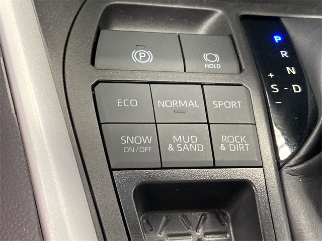 2024 Toyota RAV4 XLE photo 30