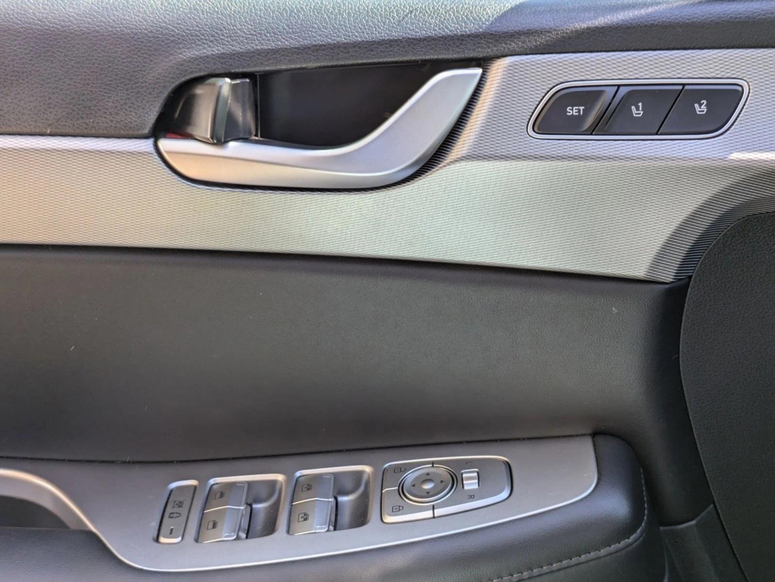 2020 Hyundai Palisade SEL photo 2