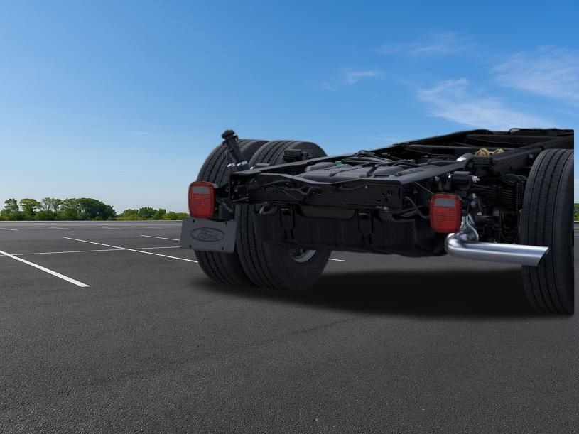 2025 Ford F-600 photo 39