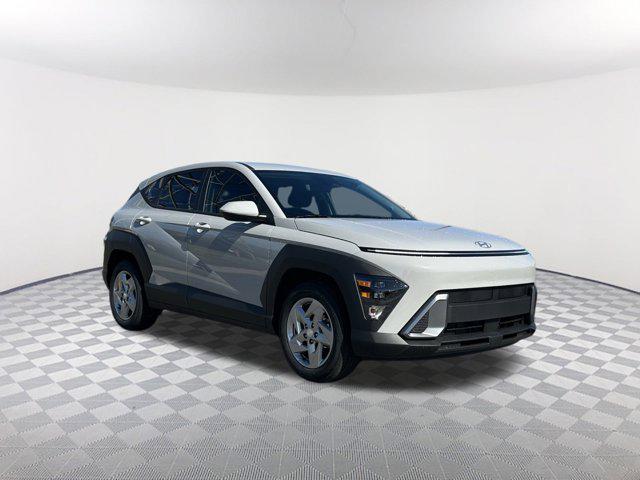 2026 Hyundai Kona SE photo 3