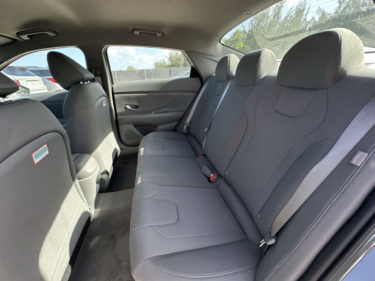 2025 Hyundai Elantra SE photo 19