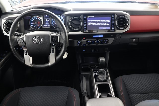 2021 Toyota Tacoma SR5 photo 2
