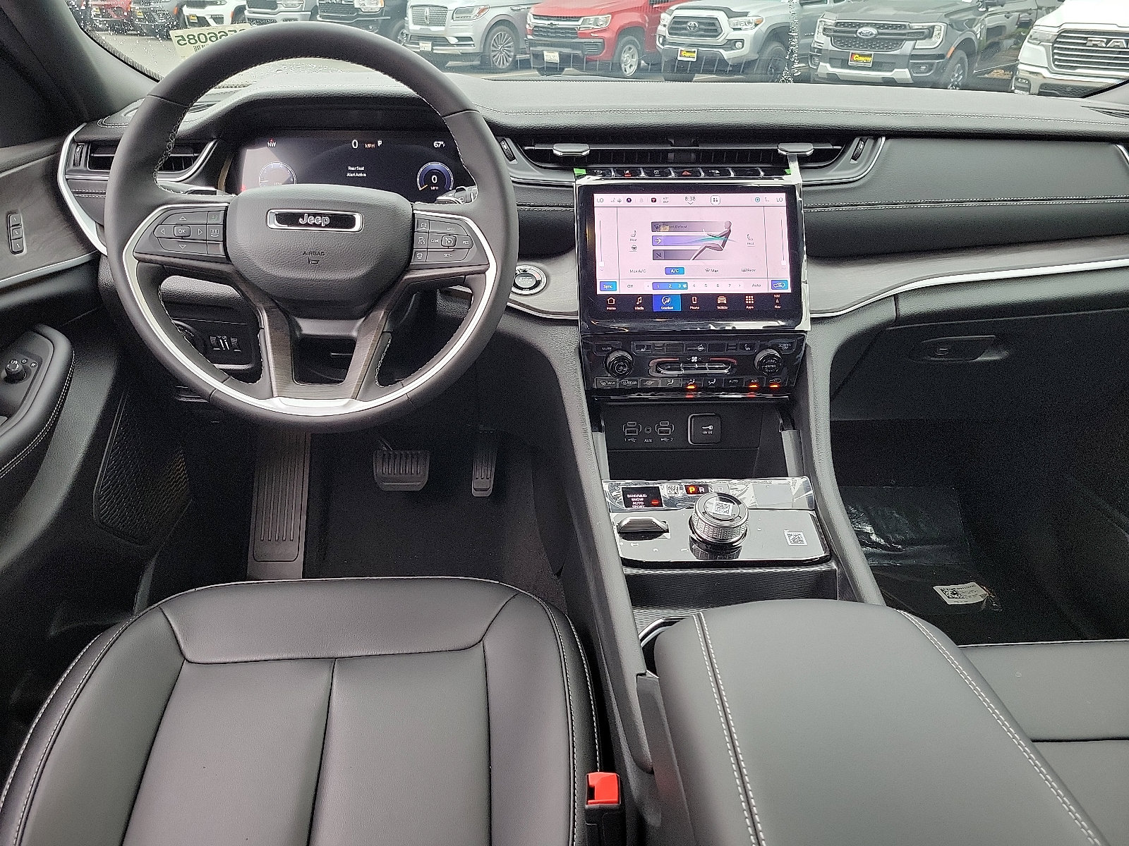 2025 Jeep Grand Cherokee Limited photo 2
