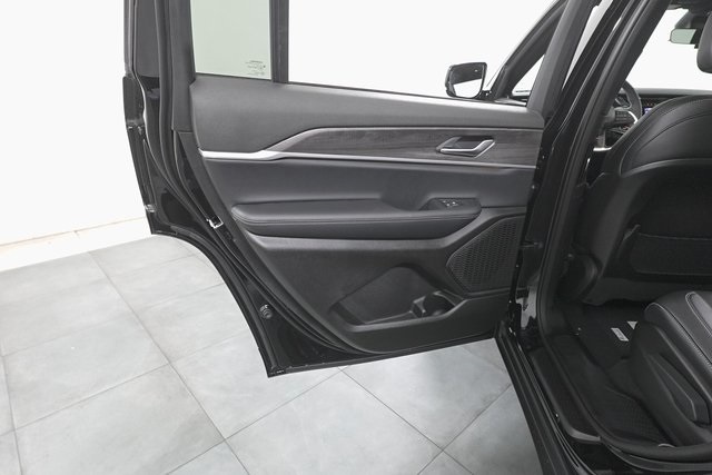 2025 Jeep Grand Cherokee Limited photo 21