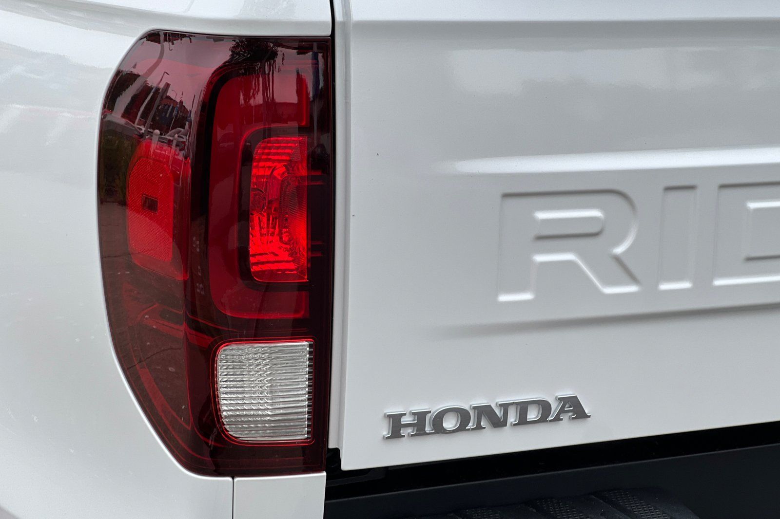 2025 Honda Ridgeline Black Edition photo 31