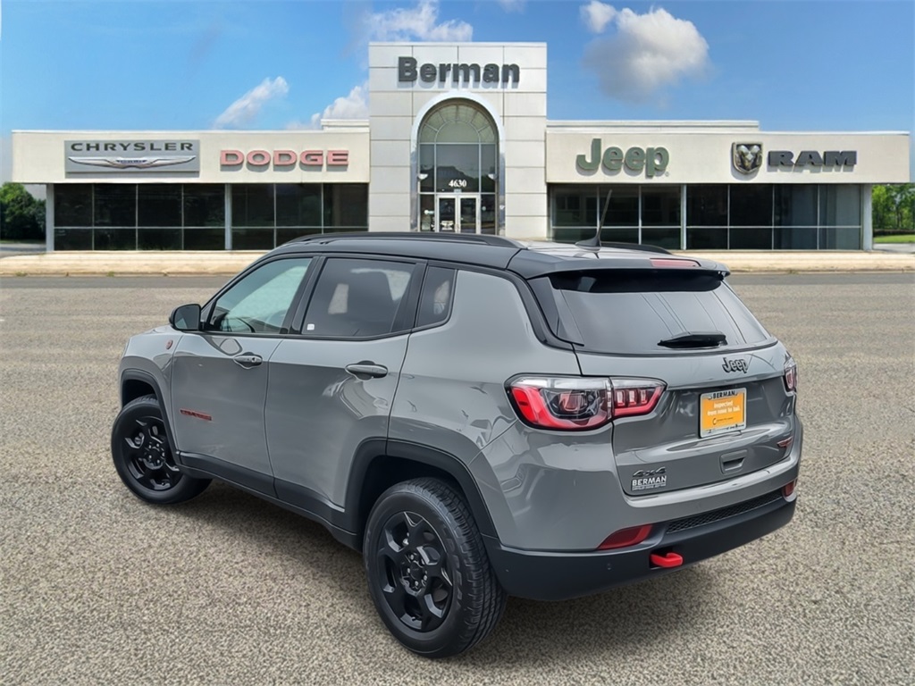 2023 Jeep Compass Trailhawk photo 3