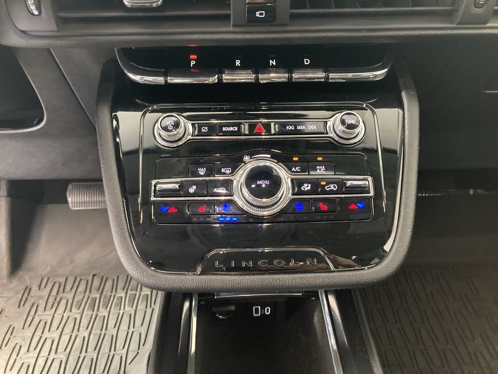 2022 Lincoln Corsair Standard photo 8