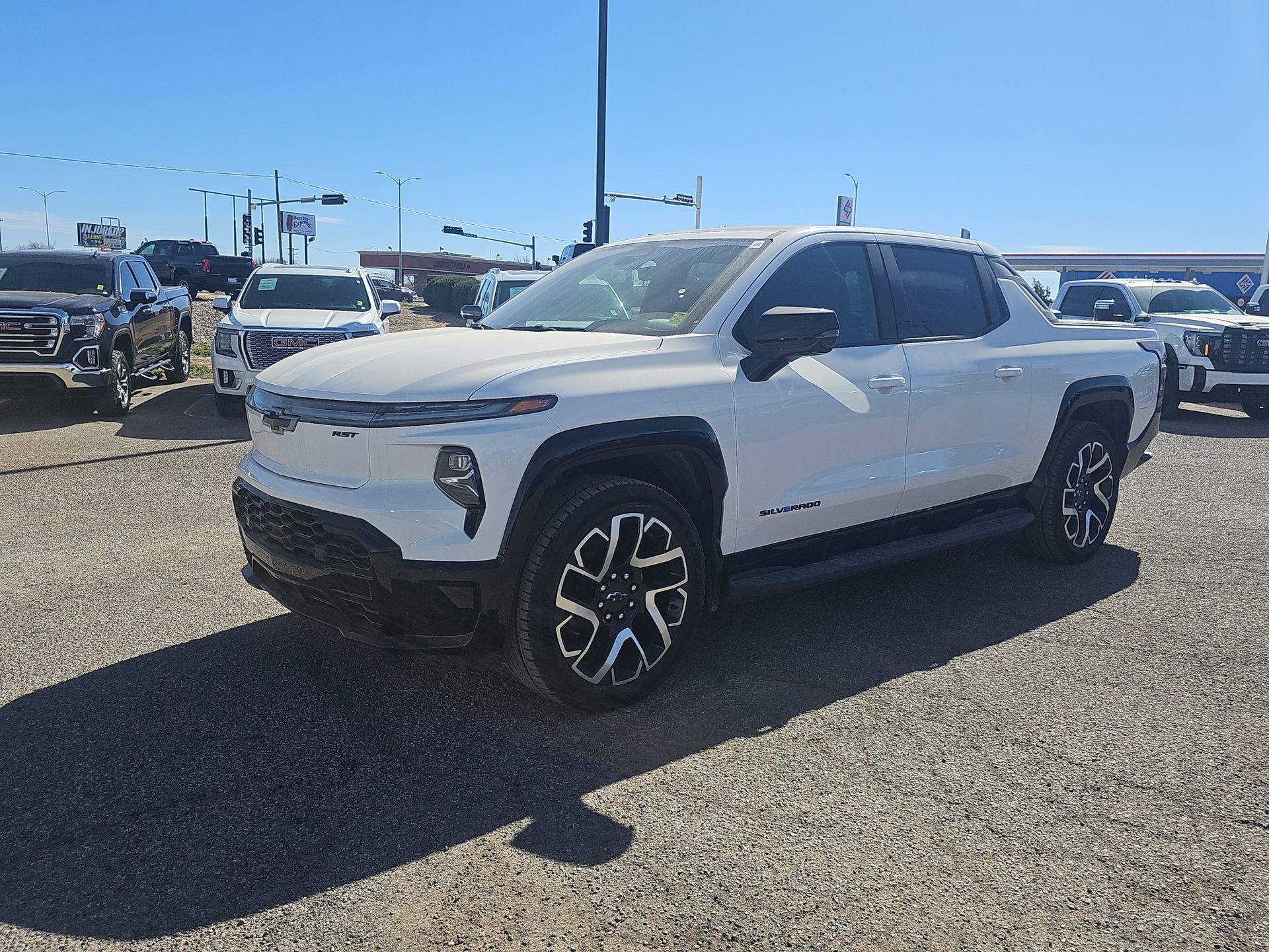 2024 Chevrolet Silverado EV RST photo 31