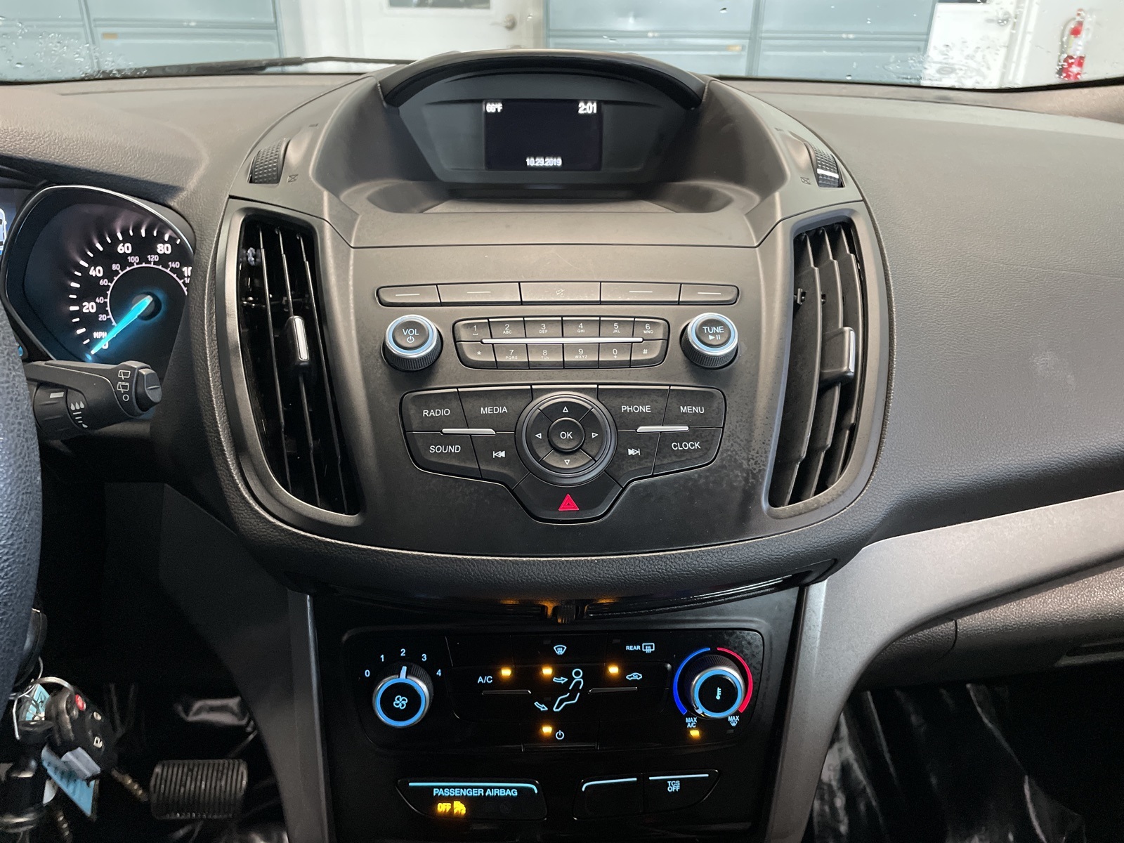 2019 Ford Escape S photo 9