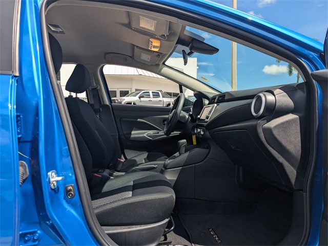 2023 Nissan Versa 1.6 S photo 16