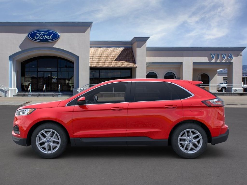 2024 Ford Edge SEL photo 2
