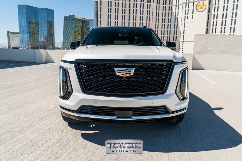 2025 Cadillac Escalade Sport photo 2
