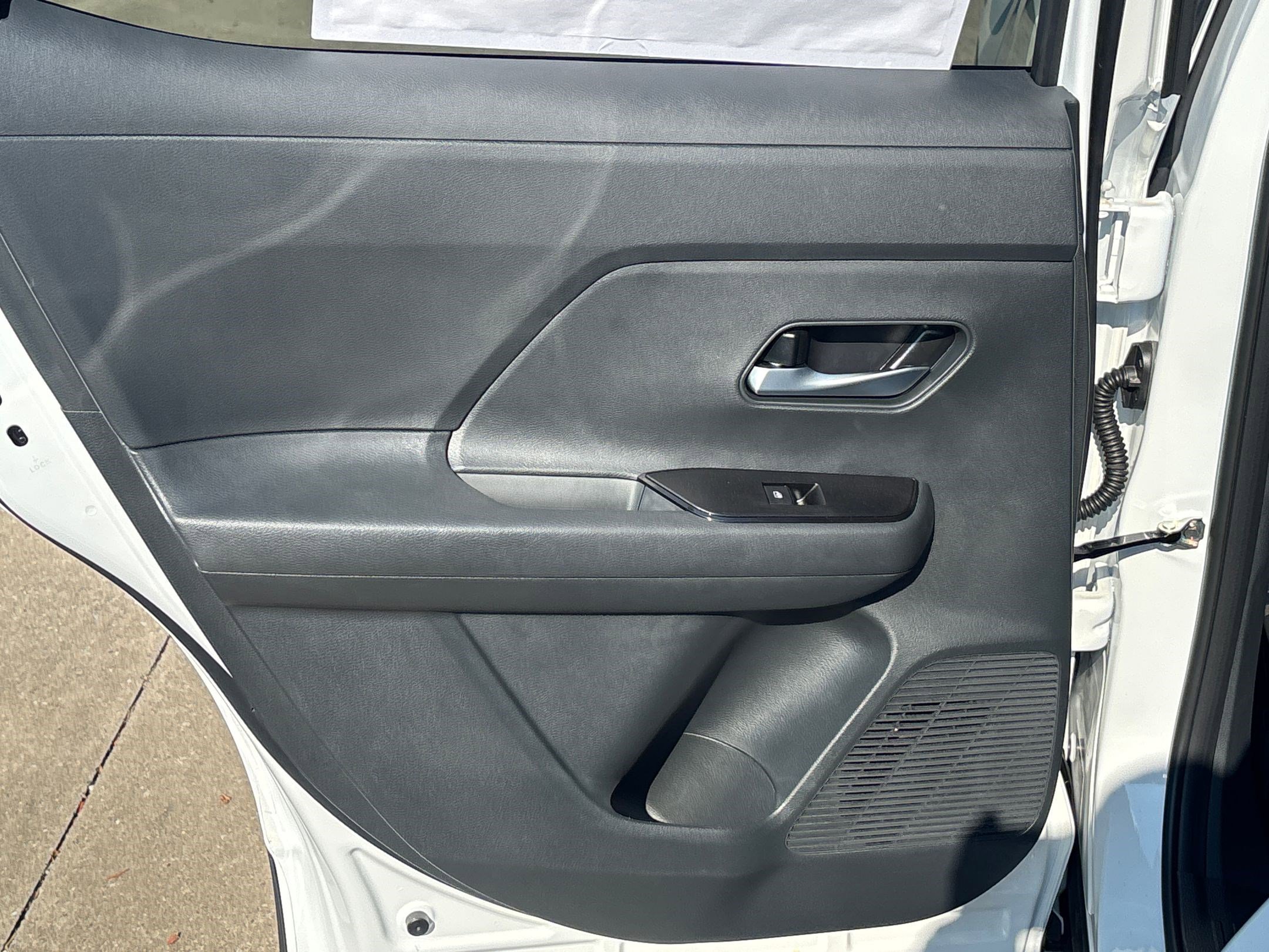 2026 Nissan Kicks SV photo 21