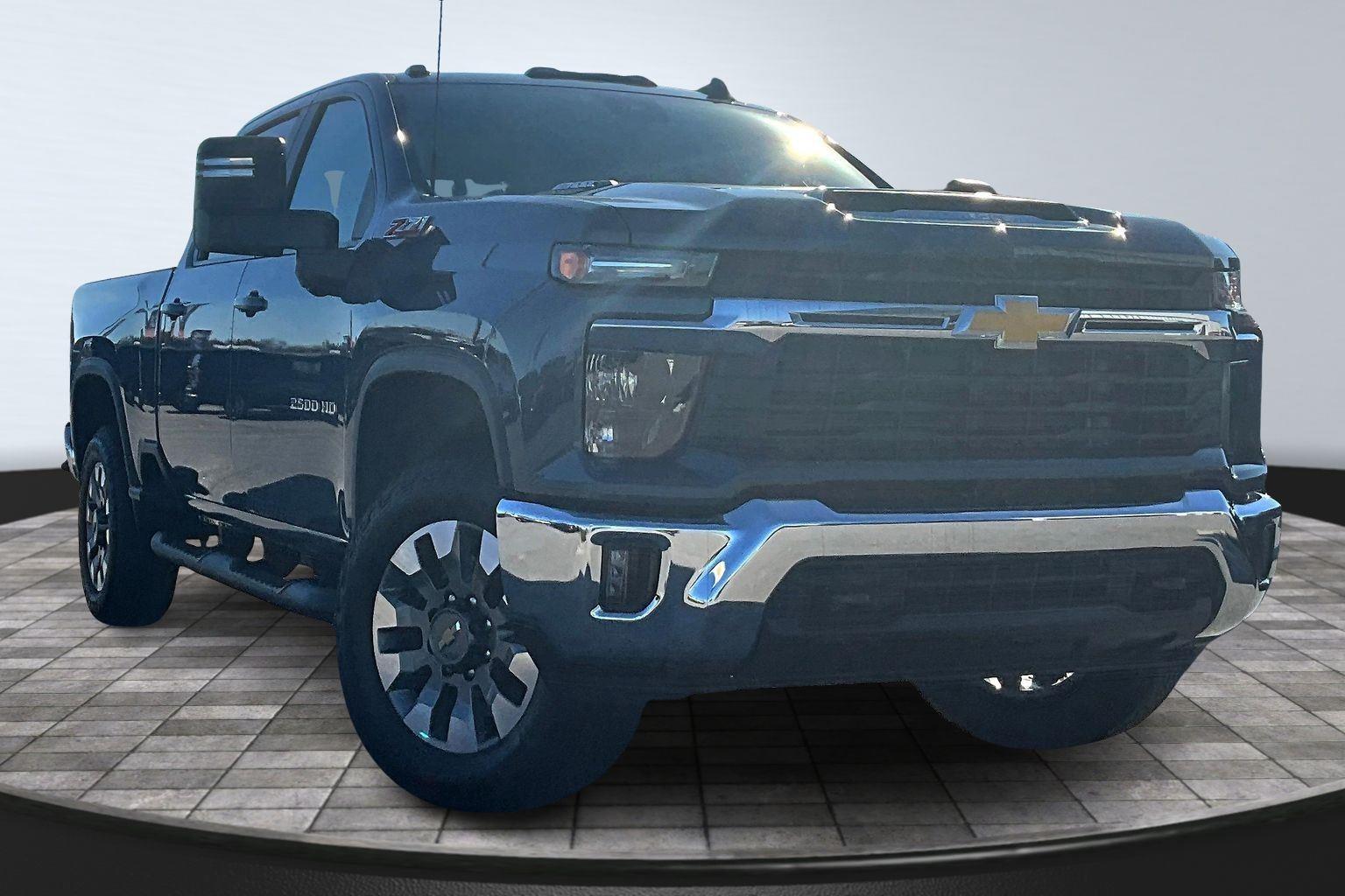 2026 Chevrolet Silverado 2500HD LT photo 2