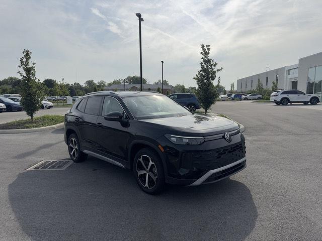 2025 Volkswagen Tiguan SE photo 3